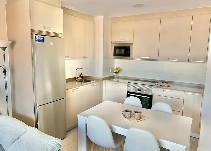 Apto Huca. Parking/wifi Incluido شقة *